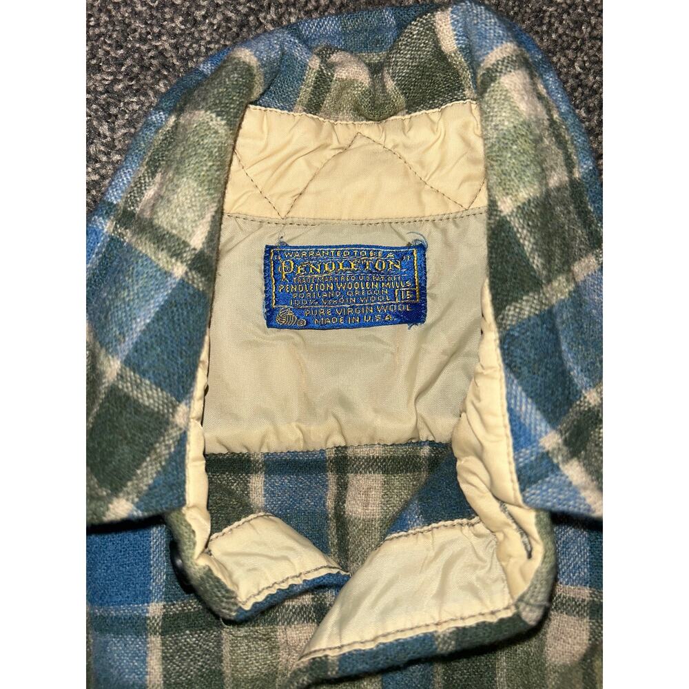 Vintage made in USA Pendleton flannel size medium has a small hole blue brown - Picture 2 of 4